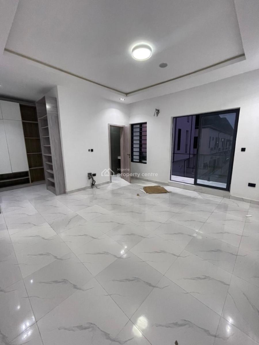 Spacious Luxury Master Bedroom with Kitchenette, Western Estate, Ikota, Lekki, Lagos, Flat / Apartment for Rent