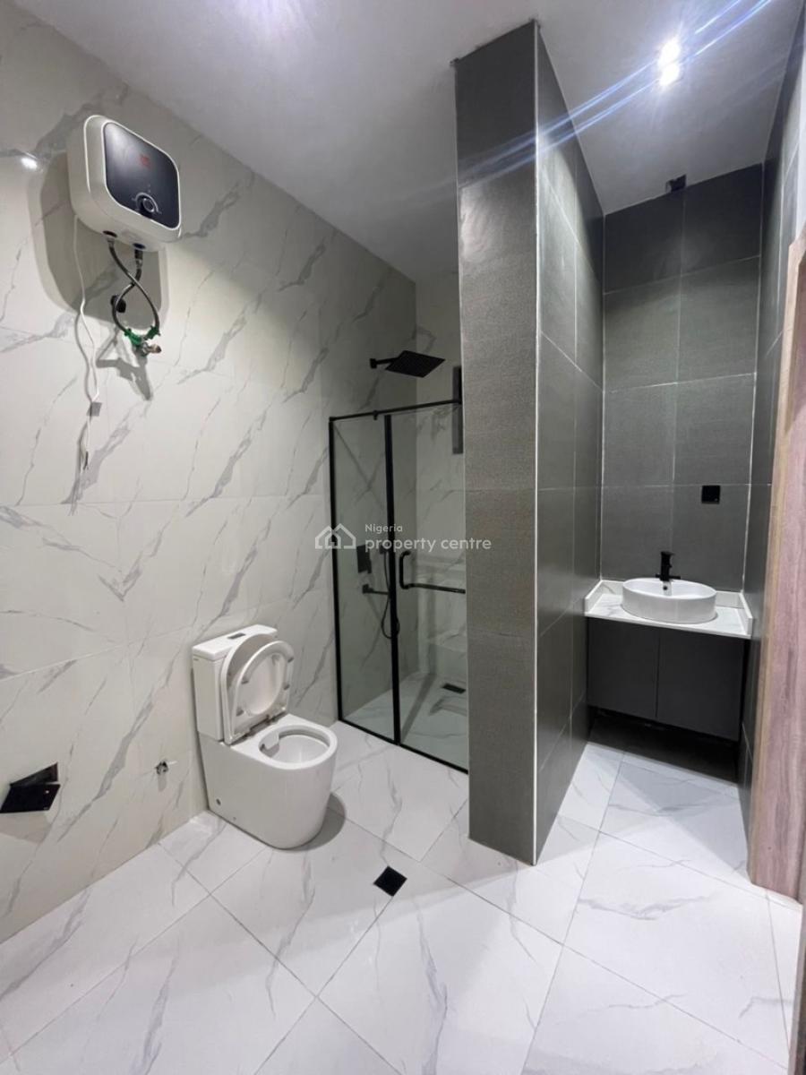 Spacious Luxury Master Bedroom with Kitchenette, Western Estate, Ikota, Lekki, Lagos, Flat / Apartment for Rent