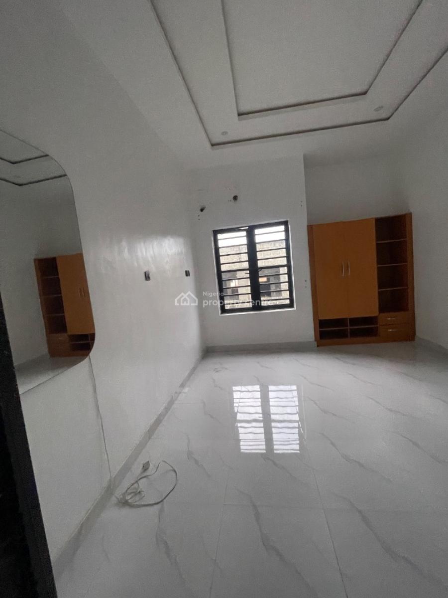 Standard 2 Bedroom Apartment Upstairs,swimming Pool and Gym Available, Sangotedo, Ajah, Lagos, Flat / Apartment for Rent