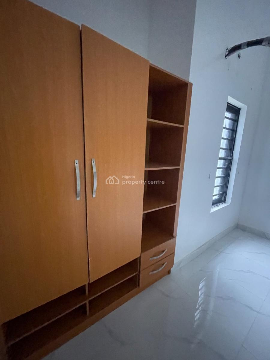 Standard 2 Bedroom Apartment Upstairs,swimming Pool and Gym Available, Sangotedo, Ajah, Lagos, Flat / Apartment for Rent