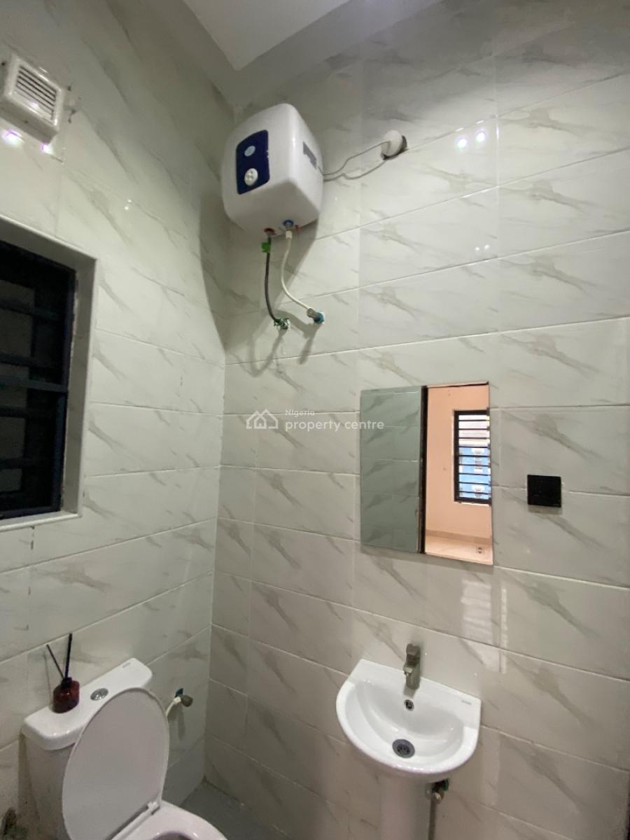 Excutive Two Bedroom Apartment Upstairs, in an Acesss Control Estate Close to Blenco Sangotedo, Ajah, Lagos, Flat / Apartment for Rent