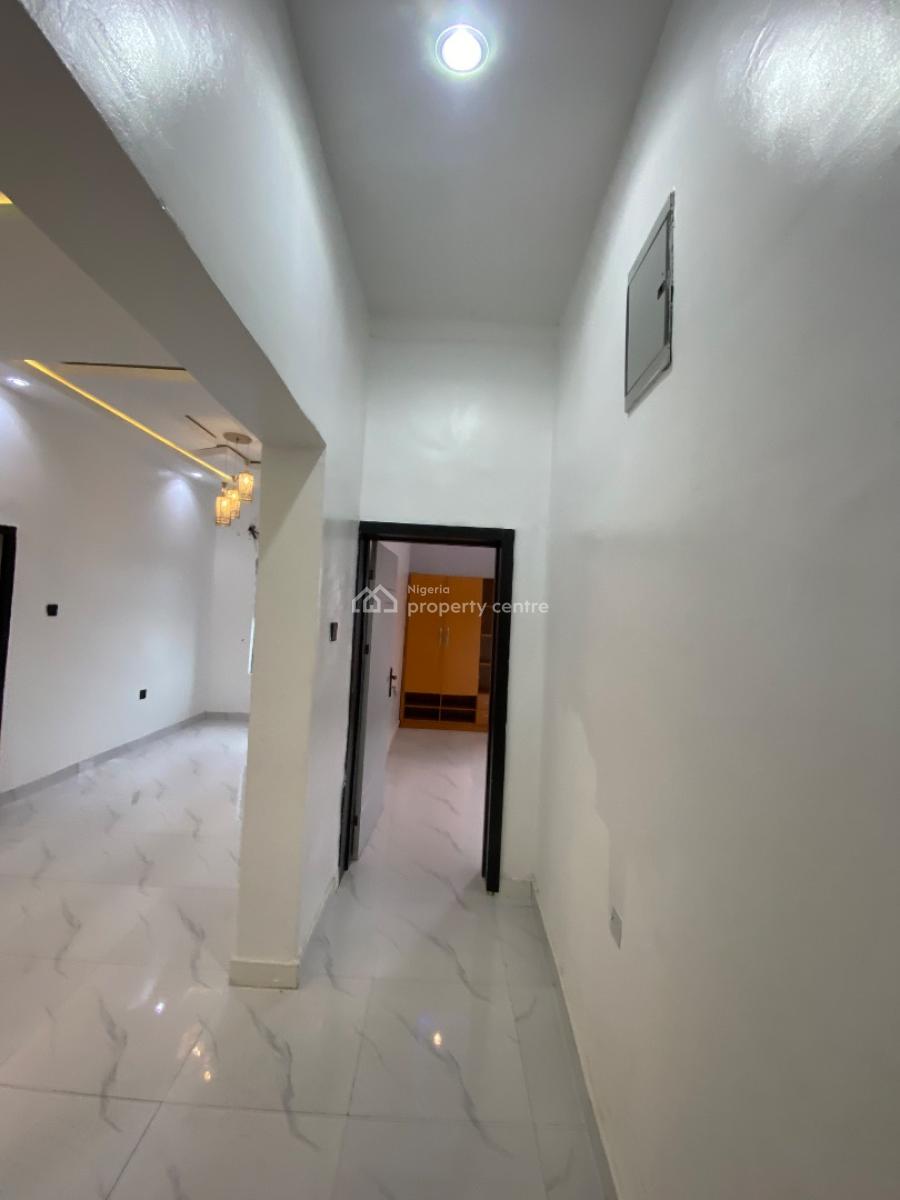 Excutive Two Bedroom Apartment Upstairs, in an Acesss Control Estate Close to Blenco Sangotedo, Ajah, Lagos, Flat / Apartment for Rent