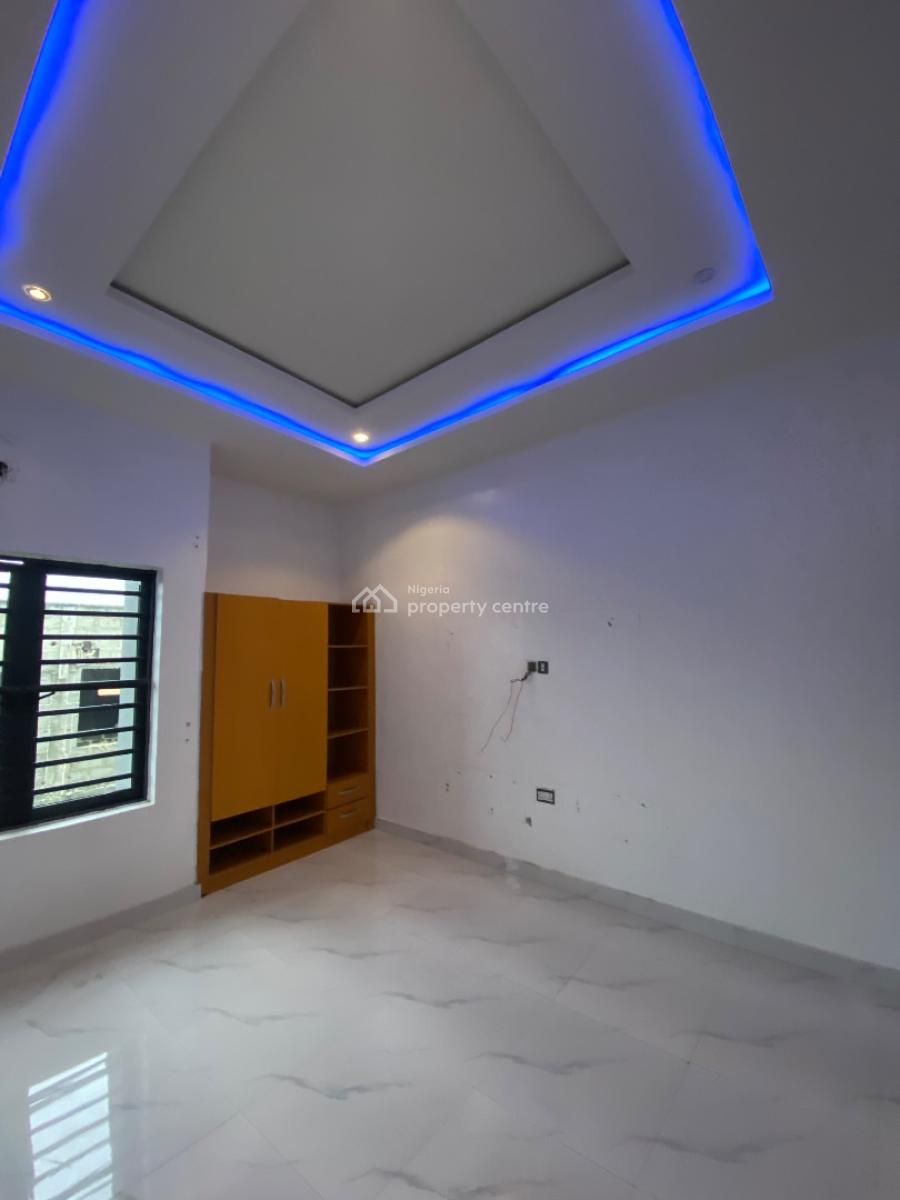 Excutive Two Bedroom Apartment Upstairs, in an Acesss Control Estate Close to Blenco Sangotedo, Ajah, Lagos, Flat / Apartment for Rent