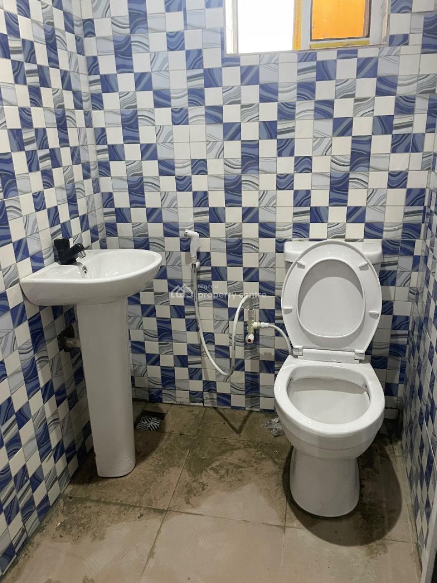 Roomself, Pedro Road, Palmgrove, Shomolu, Lagos, Self Contain (single Rooms) for Rent