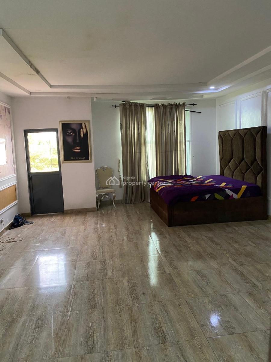 Beautiful N Massive Single Room in a Duplex Shared Apartment, Lekki Phase 1, Lekki, Lagos, Self Contain (single Rooms) for Rent