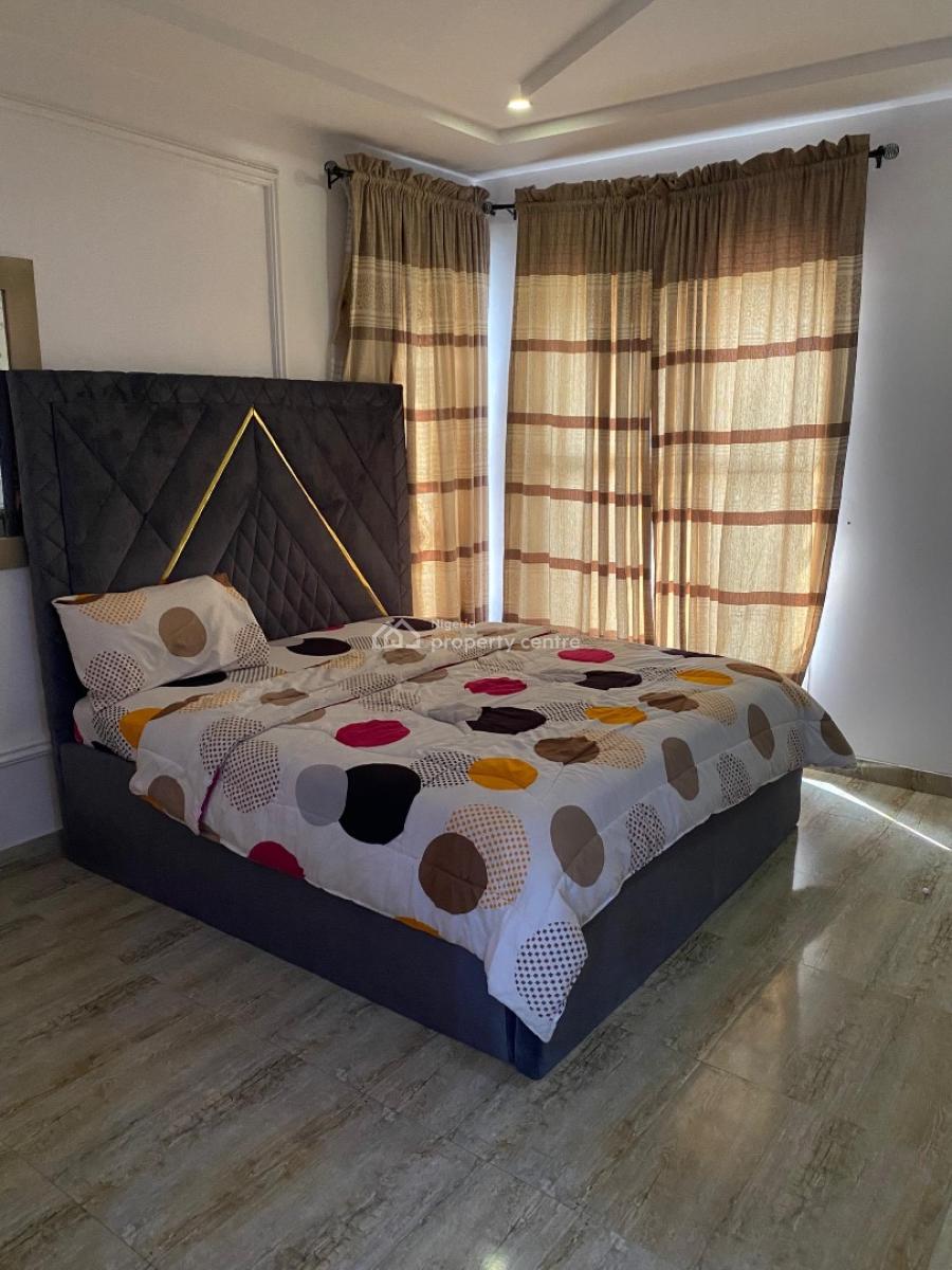 Beautiful N Massive Single Room in a Duplex Shared Apartment, Lekki Phase 1, Lekki, Lagos, Self Contain (single Rooms) for Rent