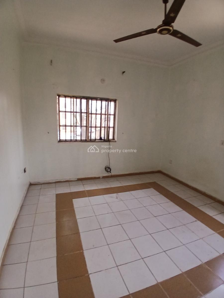 Spacious 2 Bedrooms in an Estate, Durumi, Abuja, Flat / Apartment for Rent