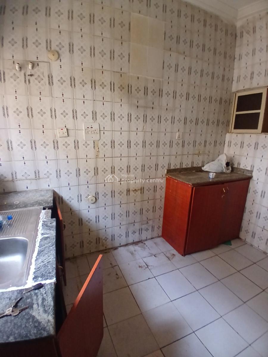 Spacious 2 Bedrooms in an Estate, Durumi, Abuja, Flat / Apartment for Rent