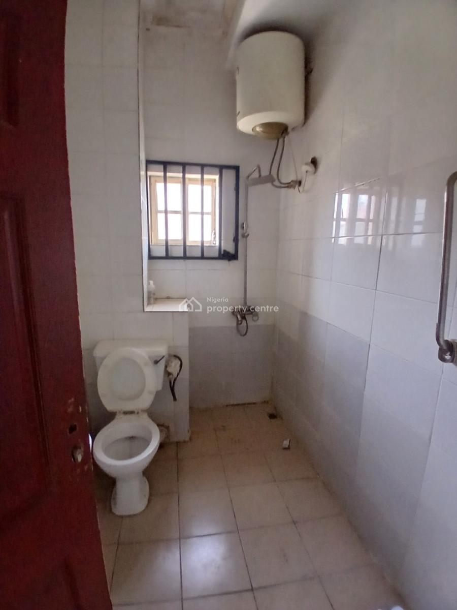 Spacious 2 Bedrooms in an Estate, Durumi, Abuja, Flat / Apartment for Rent
