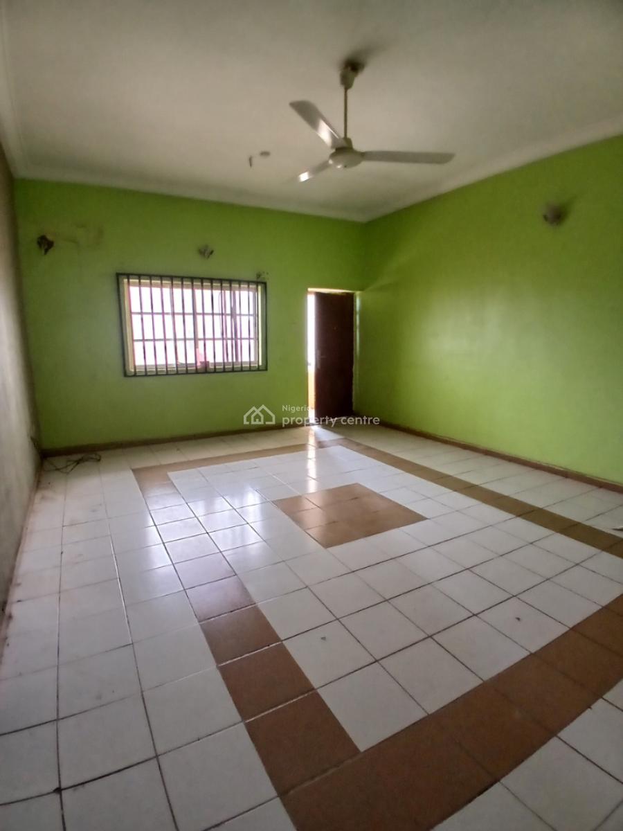 Spacious 2 Bedrooms in an Estate, Durumi, Abuja, Flat / Apartment for Rent