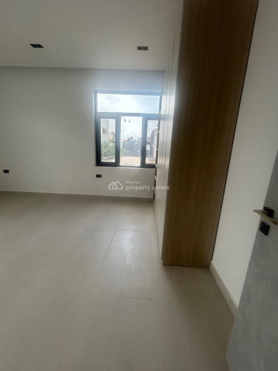Luxury 3 Bedroom Flat, Lekki Phase 1, Lekki, Lagos, Flat / Apartment for Sale