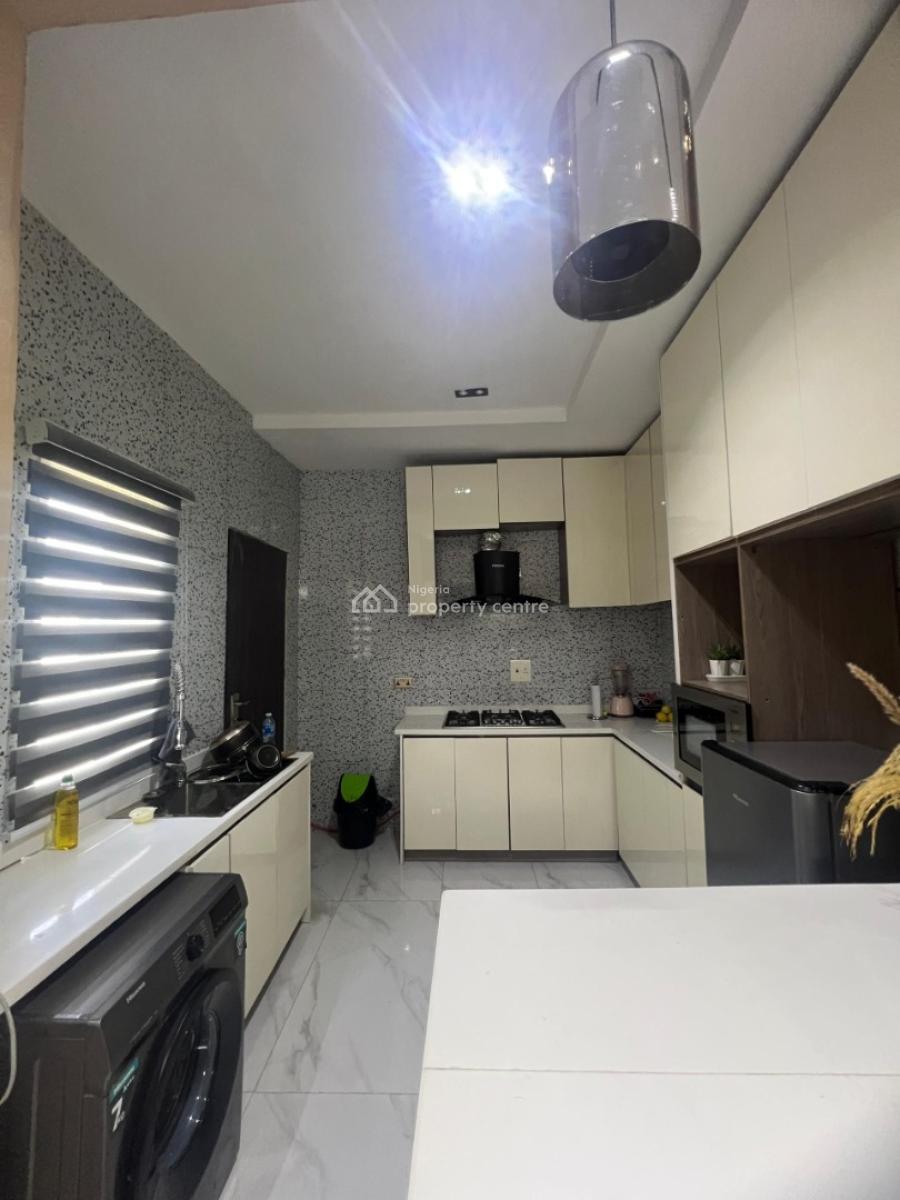 2 Bedroom Apartment, Lekki Phase 1, Lekki, Lagos, Flat / Apartment for Sale