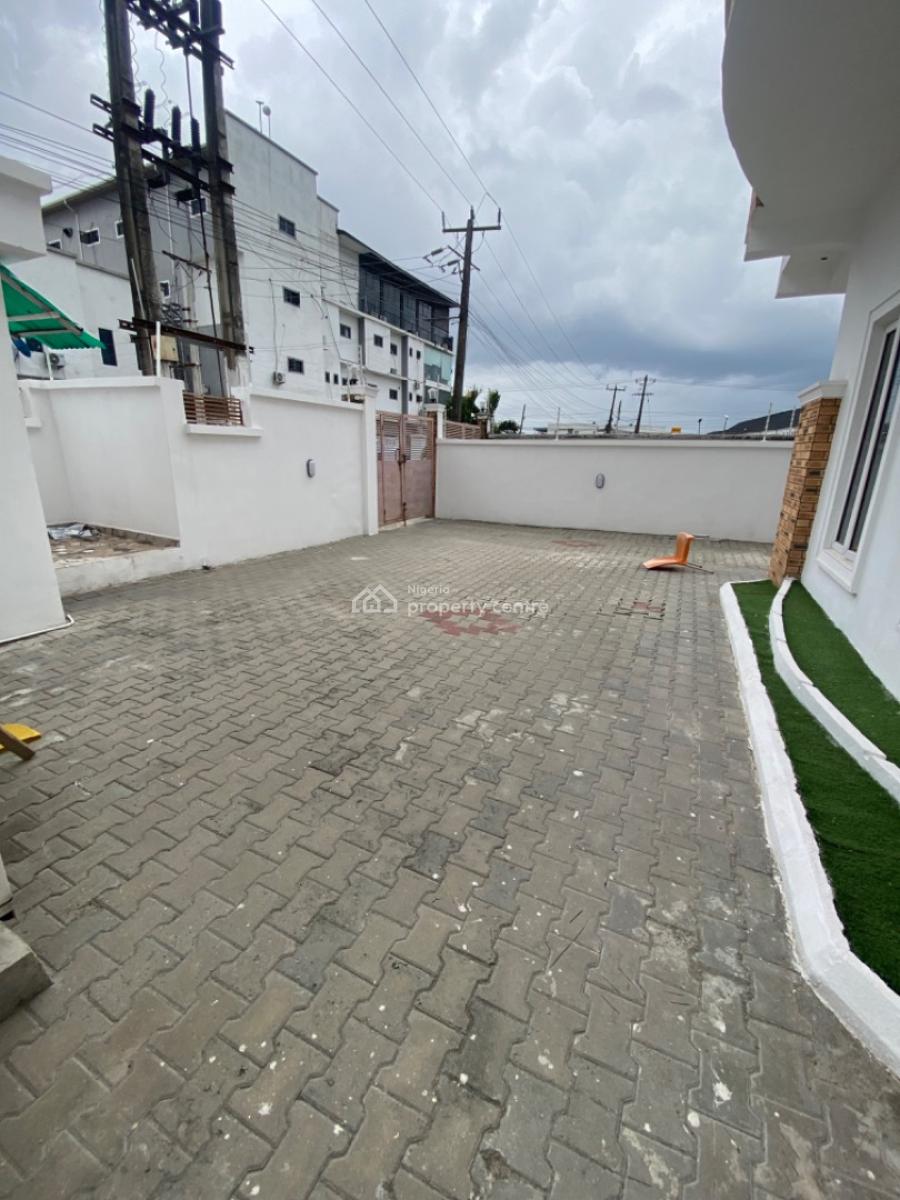 Very Spacious 4 Bedrooms Fully Detached Duplex with Bq, Orchid Lekki -gated Estate, Lekki Phase 2, Lekki, Lagos, Detached Duplex for Rent