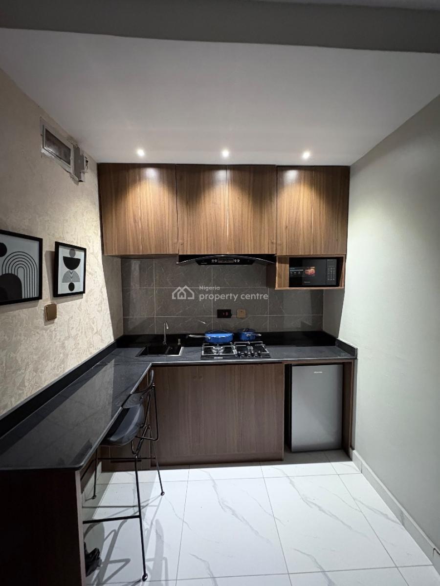 Studio Apartment with Workspace, 24, Abayomi Street, Off Lawanson, Surulere, Lagos, Flat / Apartment Short Let