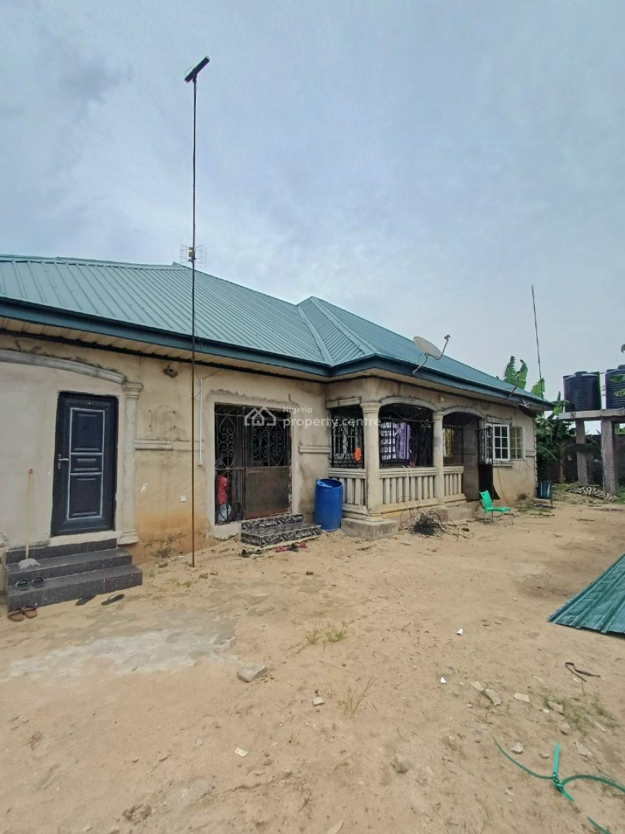 Bungalow Comprising 3 Bedroom Flat and 4 Self Contain, Rumuokparali, Ozuoba, Port Harcourt, Rivers, Semi-detached Bungalow for Sale