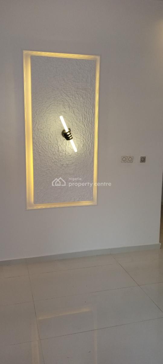 Self Compound 4 Bedrooms  Semi-detached Duplex, Chevron, Ajah, Lagos, Semi-detached Duplex for Sale