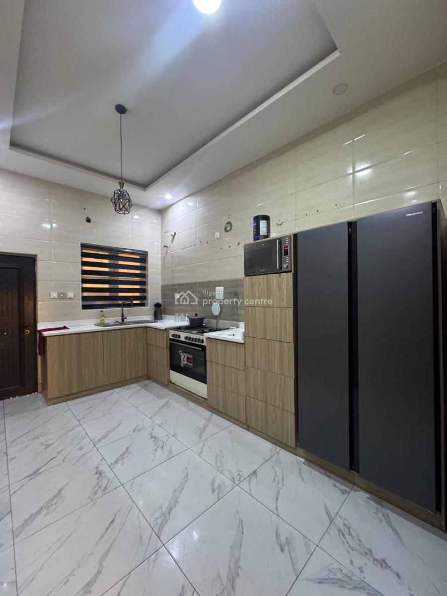 Distress 4 Bedroom Semi Detached Duplex with Bq, Ikota, Lekki, Lagos, Semi-detached Duplex for Sale