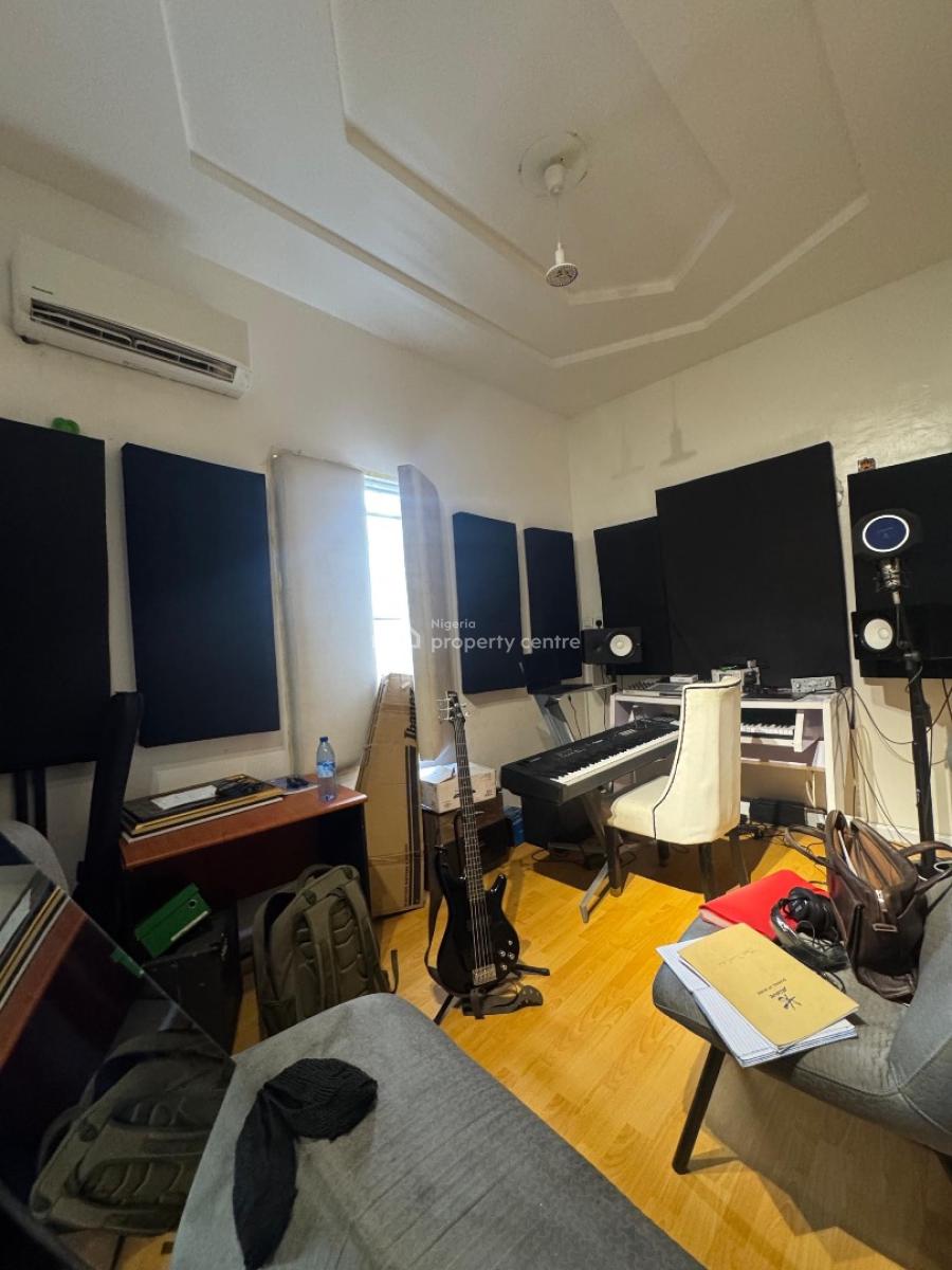 Distress 4 Bedroom Semi Detached Duplex with Bq, Ikota, Lekki, Lagos, Semi-detached Duplex for Sale