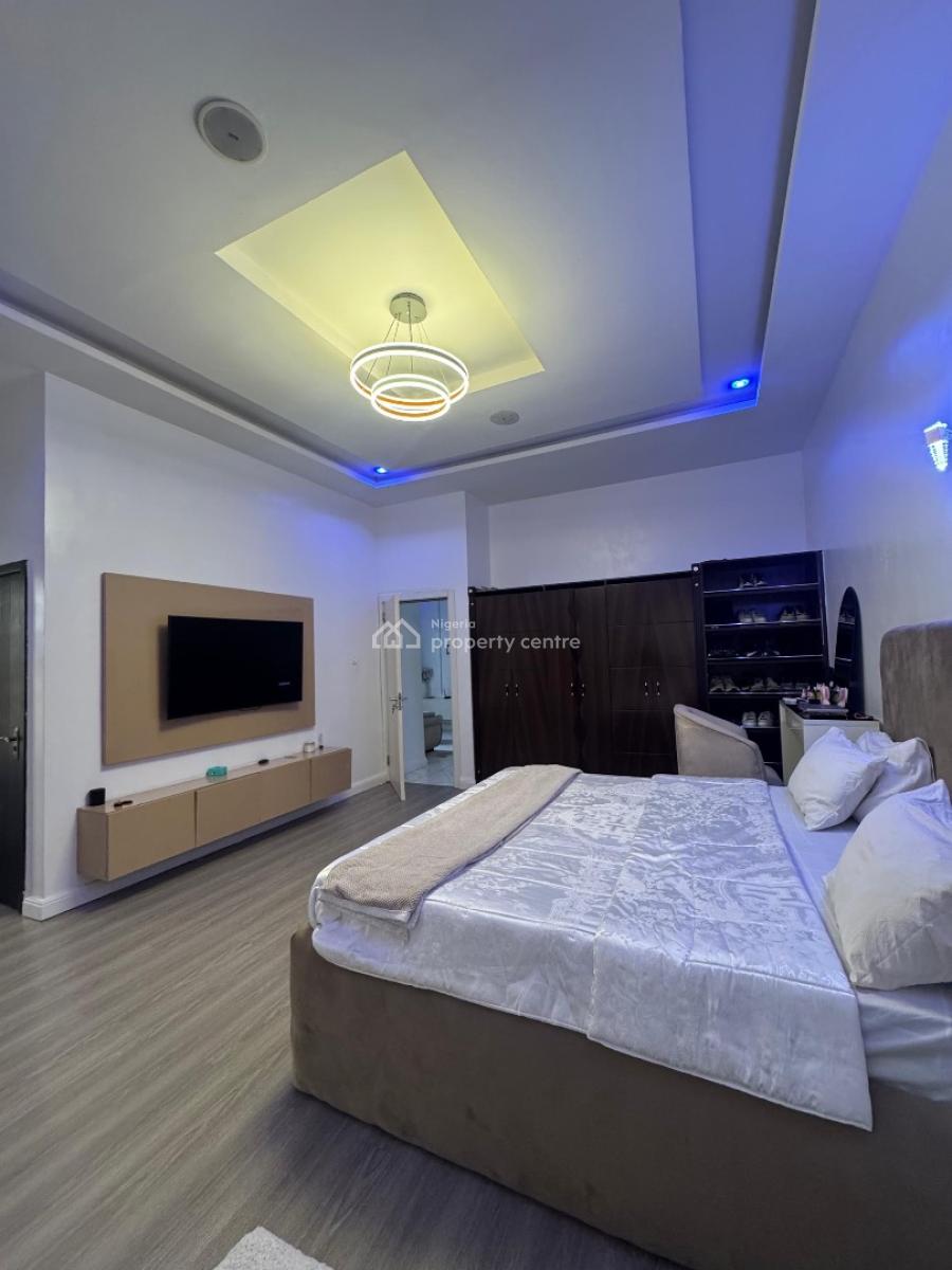 Distress 4 Bedroom Semi Detached Duplex with Bq, Ikota, Lekki, Lagos, Semi-detached Duplex for Sale