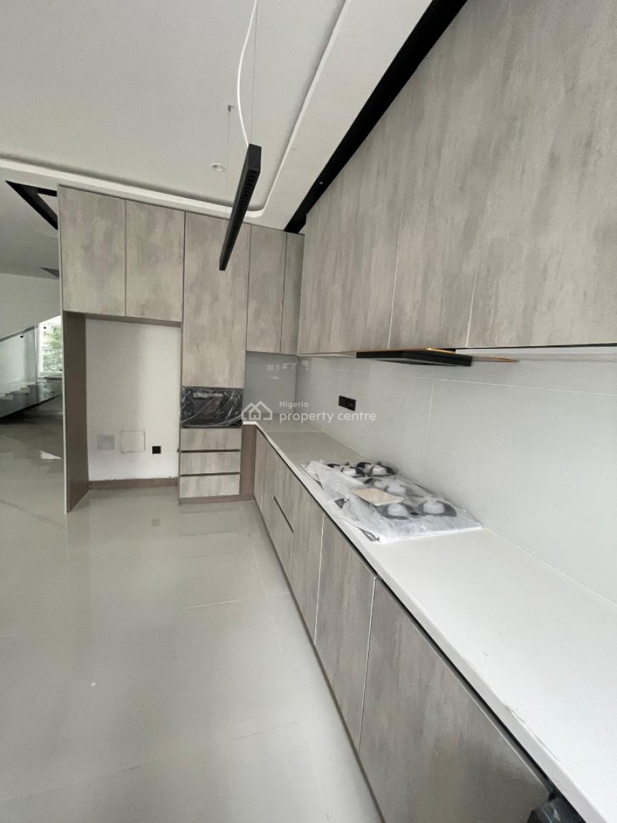 2 Bedroom Maisonnette, Off Admiralty, Lekki Phase 1, Lekki, Lagos, Terraced Duplex for Rent