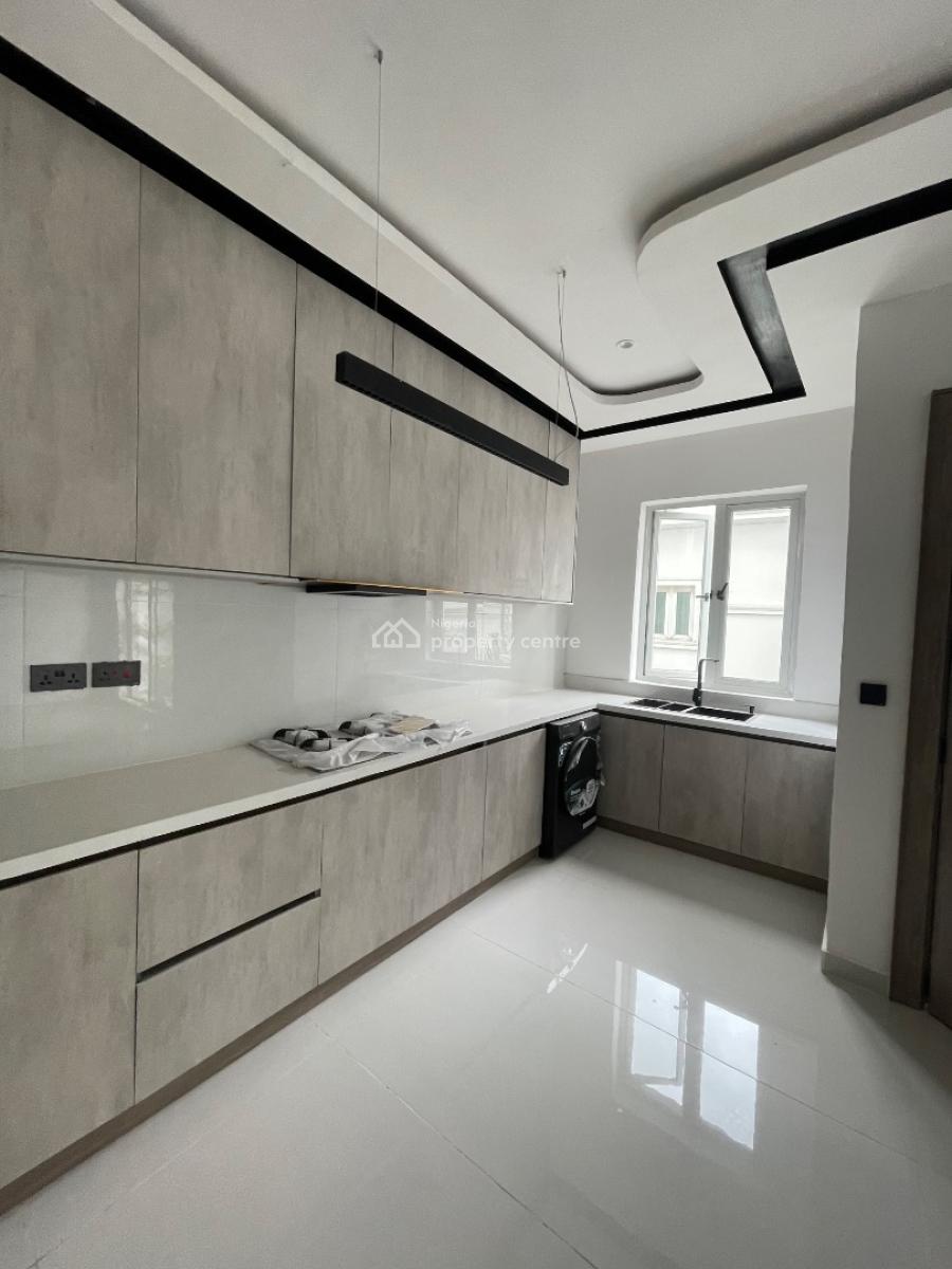 2 Bedroom Maisonnette, Off Admiralty, Lekki Phase 1, Lekki, Lagos, Terraced Duplex for Rent