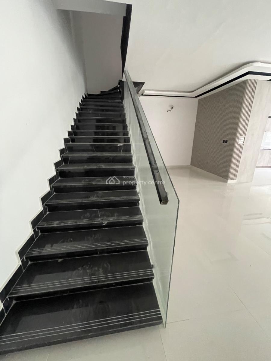 2 Bedroom Maisonnette, Off Admiralty, Lekki Phase 1, Lekki, Lagos, Terraced Duplex for Rent