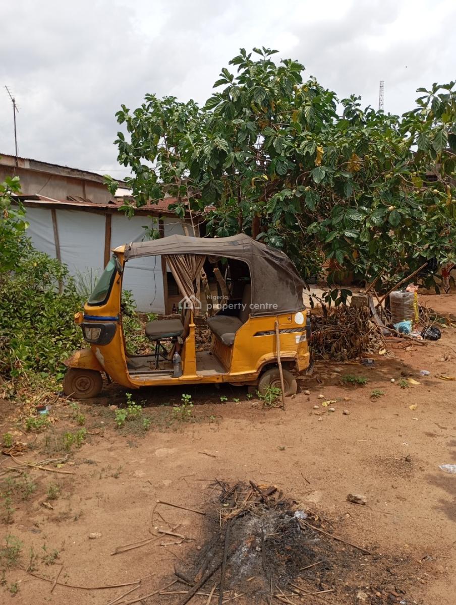 Redevelopable 2 Bedrooms Bungalow on About 550sqm Land, Ayorinde Street, Off Agbelekale, Alimosho, Abule Egba, Agege, Lagos, Detached Bungalow for Sale