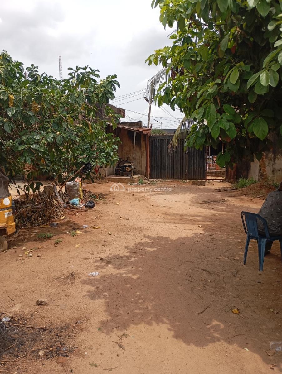 Redevelopable 2 Bedrooms Bungalow on About 550sqm Land, Ayorinde Street, Off Agbelekale, Alimosho, Abule Egba, Agege, Lagos, Detached Bungalow for Sale