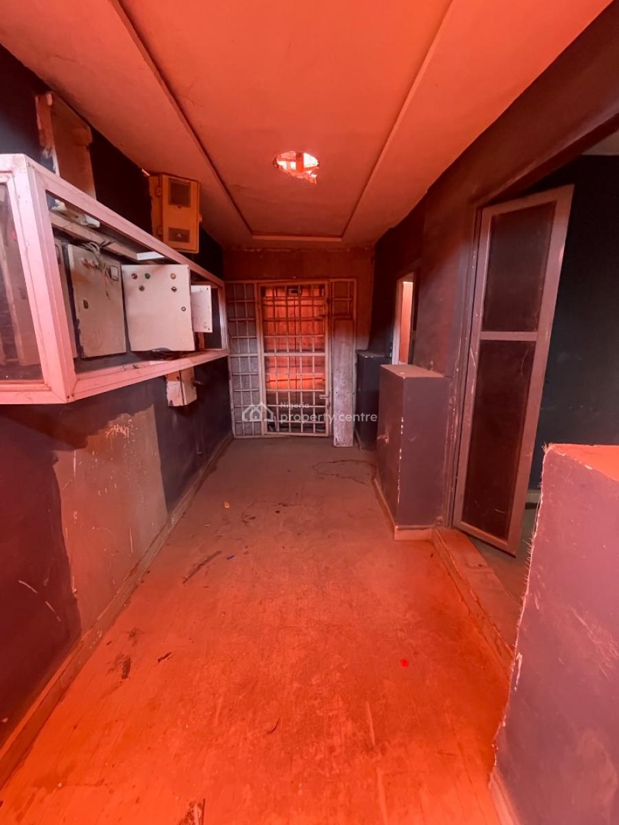 Strategic 220sqm Rooftop Space, Utako, Abuja, Plaza / Complex / Mall for Rent