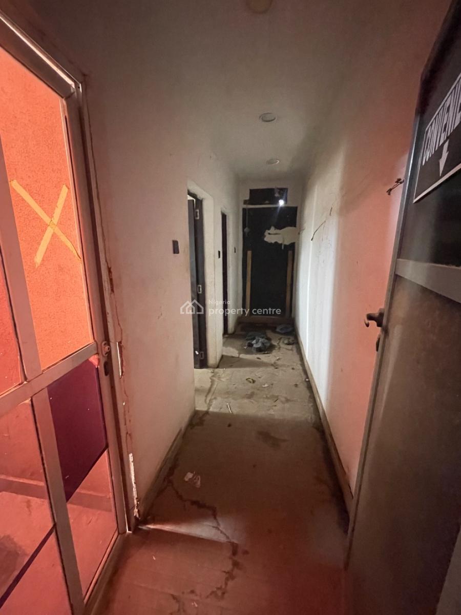 Strategic 220sqm Rooftop Space, Utako, Abuja, Plaza / Complex / Mall for Rent