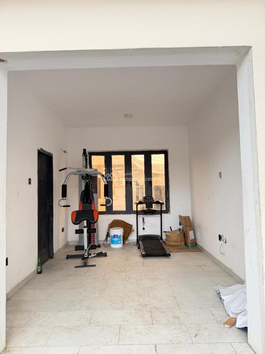 3 Bedroom Apartment with Swimming Pool, Elevator & Gym, Lekki Phase 1, Lekki, Lagos, Flat / Apartment for Rent