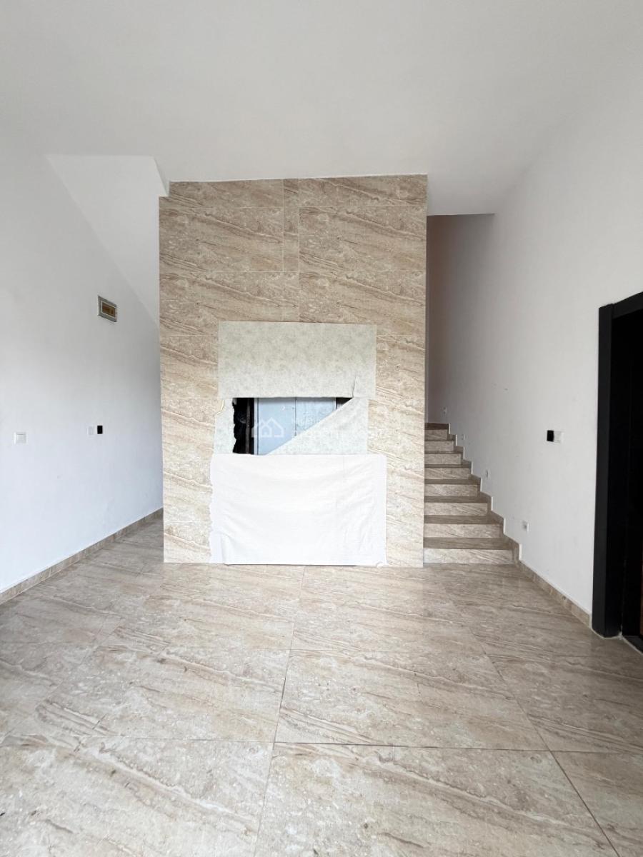 3 Bedroom Apartment with Swimming Pool, Elevator & Gym, Lekki Phase 1, Lekki, Lagos, Flat / Apartment for Rent