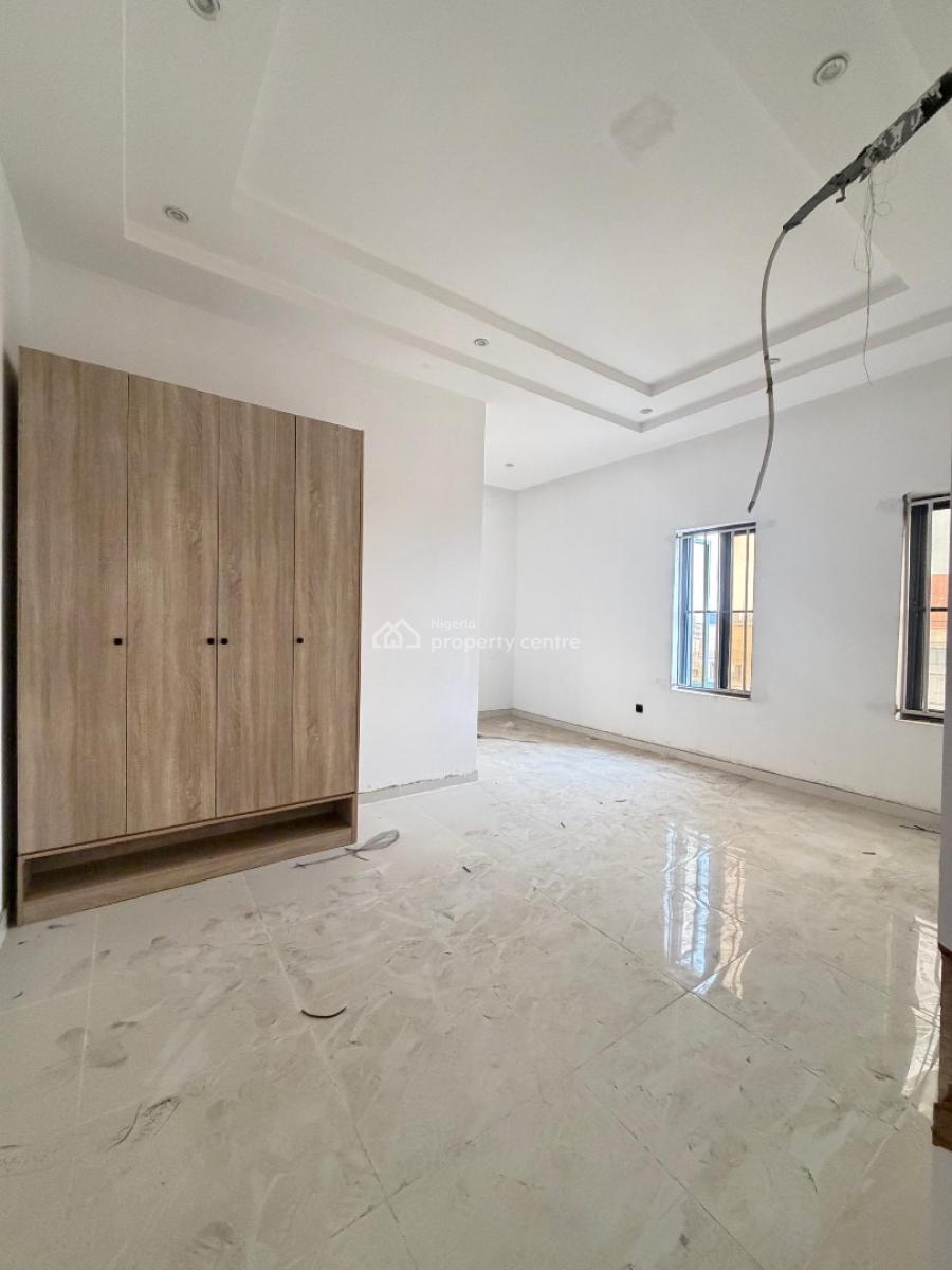 3 Bedroom Apartment with Swimming Pool, Elevator & Gym, Lekki Phase 1, Lekki, Lagos, Flat / Apartment for Rent