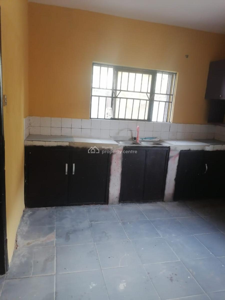 2 Bedrooms, Downstairs Flat., Opposite Thomas Estate on Ado Road, Ajah, Lagos, Flat / Apartment for Rent
