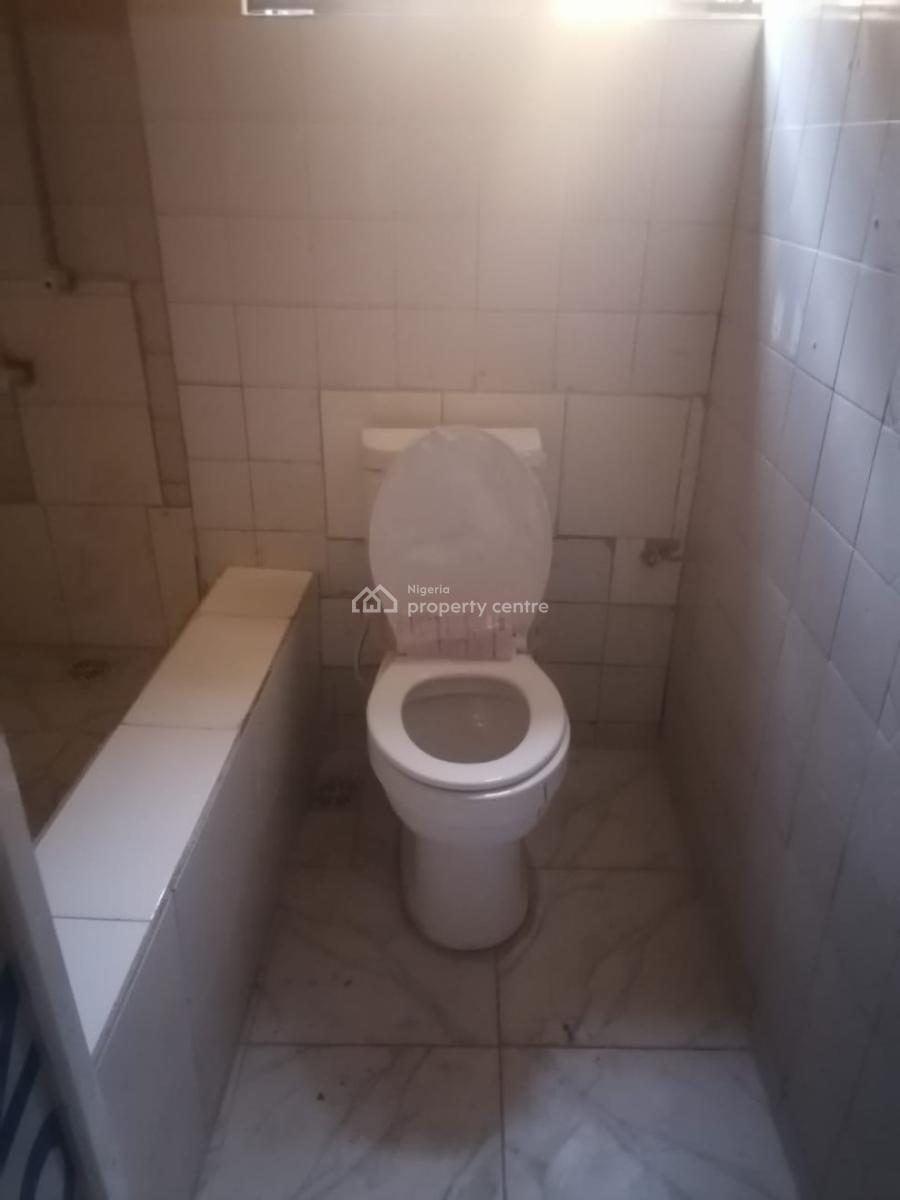 2 Bedrooms, Downstairs Flat., Opposite Thomas Estate on Ado Road, Ajah, Lagos, Flat / Apartment for Rent