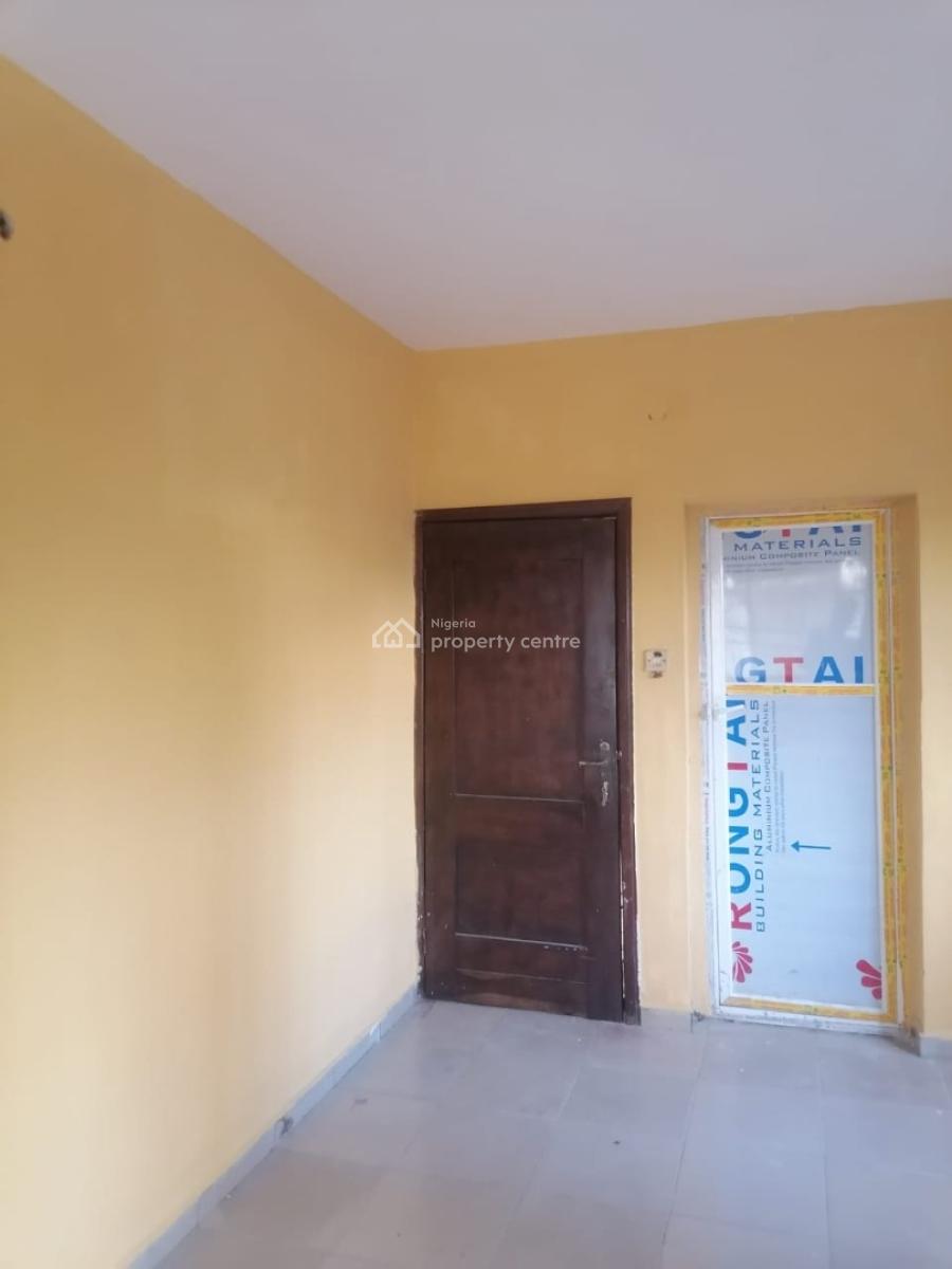 2 Bedrooms, Downstairs Flat., Opposite Thomas Estate on Ado Road, Ajah, Lagos, Flat / Apartment for Rent