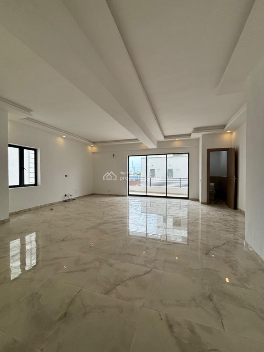 Lovely and Spacious  2 Bedroom Flat with an Elevator, Pool and Gym, Lekki Phase 1, Lekki, Lagos, Flat / Apartment for Rent