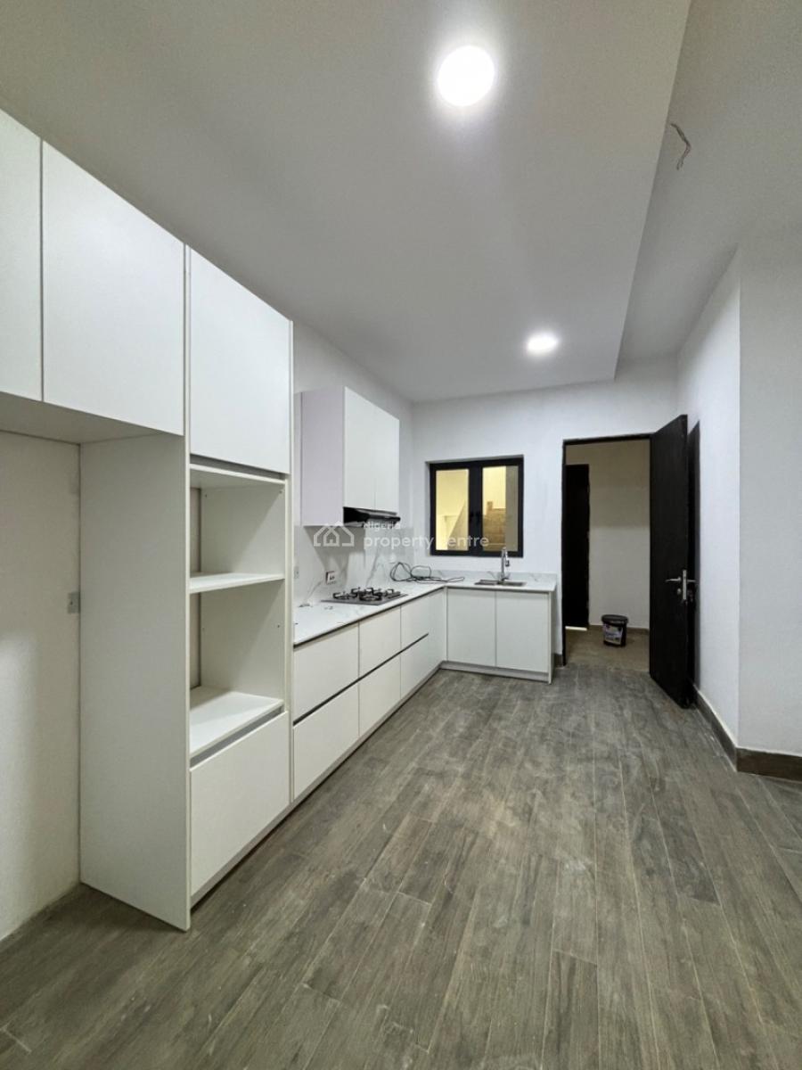 Lovely and Spacious  2 Bedroom Flat with an Elevator, Pool and Gym, Lekki Phase 1, Lekki, Lagos, Flat / Apartment for Rent