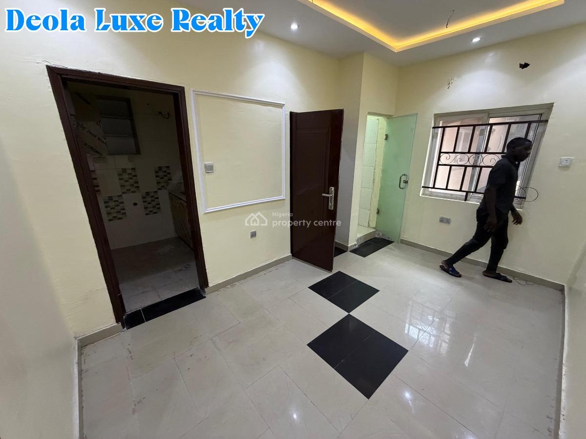 a Nice and Spacious 1 Bedrooms Apartment, Lekki Phase 1, Lekki, Lagos, Mini Flat (room and Parlour) for Rent