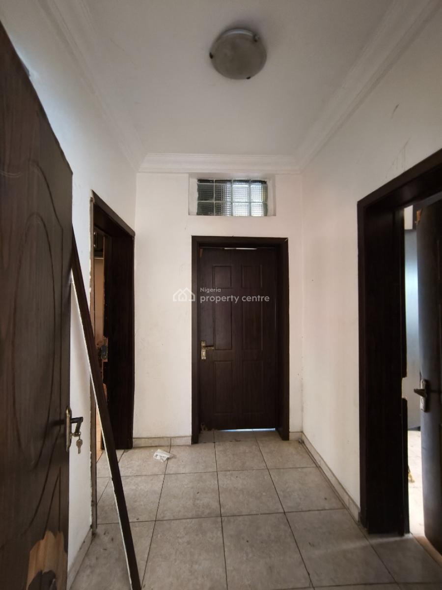 Spacious 3 Bedroom Apartment Plus Bq, Dominos, Agungi, Lekki, Lagos, Flat / Apartment for Rent