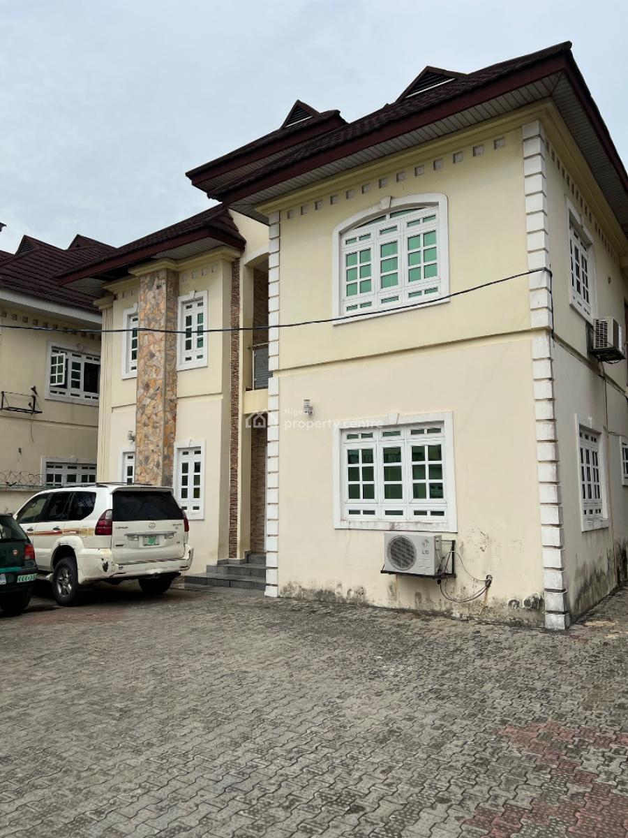 4-bedroom Commercial Space with a Massive Palour at a Remarkable Spot, Lekki Phase 1, Lekki, Lagos, Flat / Apartment for Rent