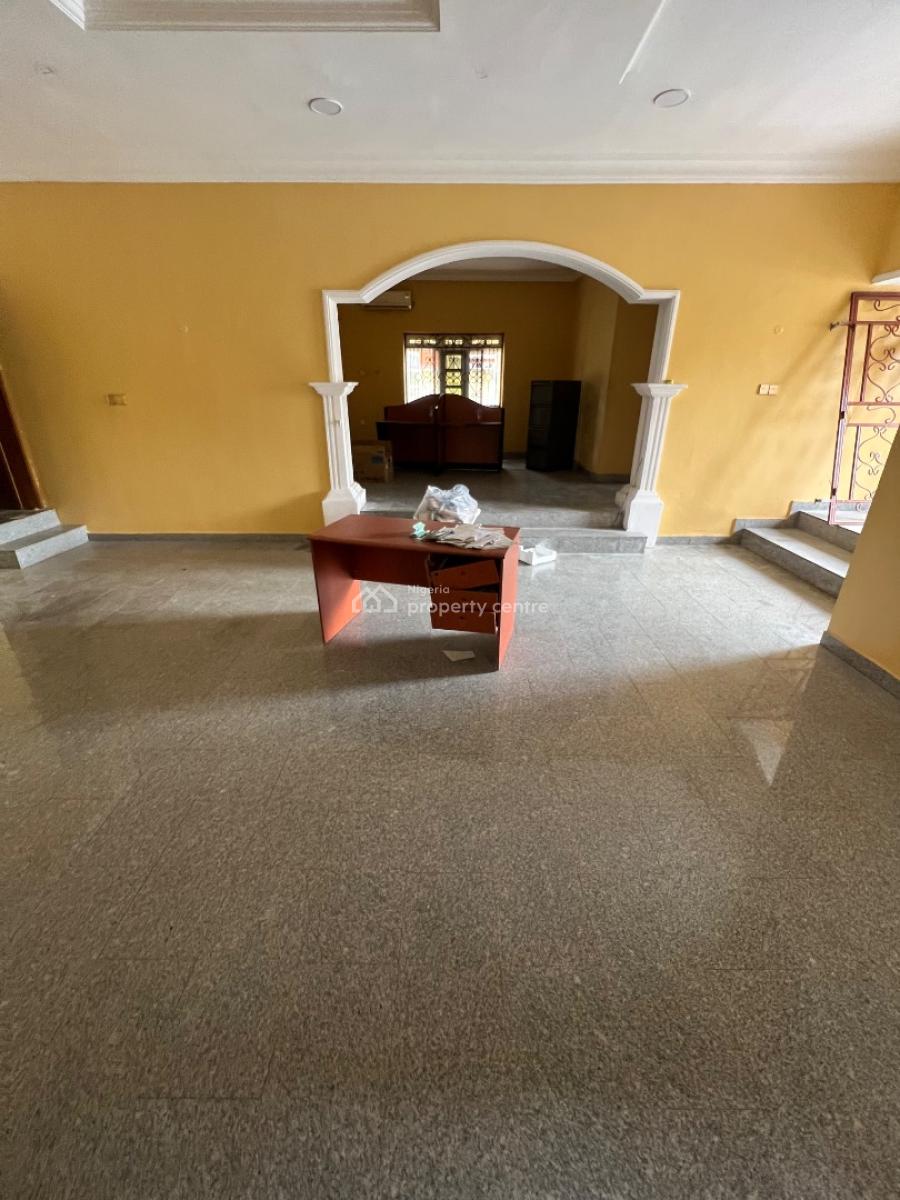 4-bedroom Commercial Space with a Massive Palour at a Remarkable Spot, Lekki Phase 1, Lekki, Lagos, Flat / Apartment for Rent