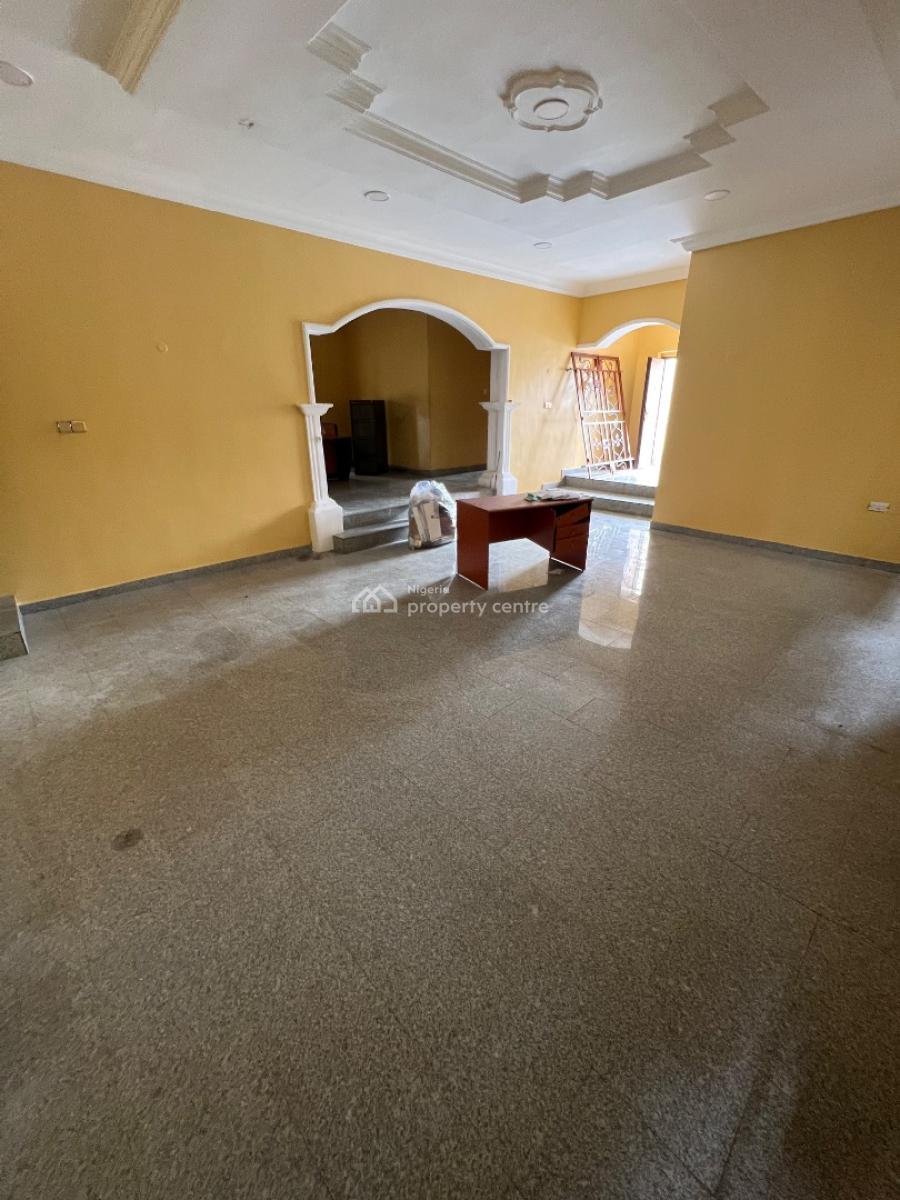 4-bedroom Commercial Space with a Massive Palour at a Remarkable Spot, Lekki Phase 1, Lekki, Lagos, Flat / Apartment for Rent
