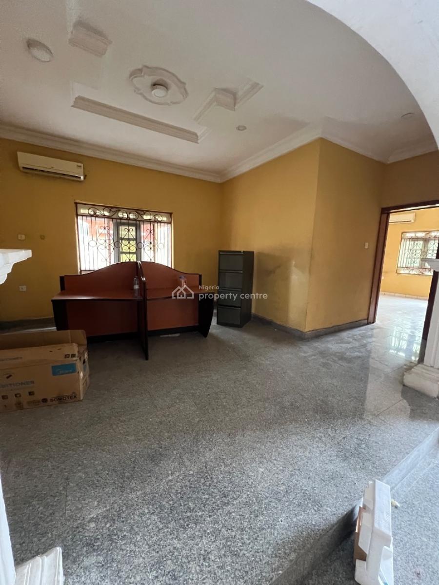 4-bedroom Commercial Space with a Massive Palour at a Remarkable Spot, Lekki Phase 1, Lekki, Lagos, Flat / Apartment for Rent