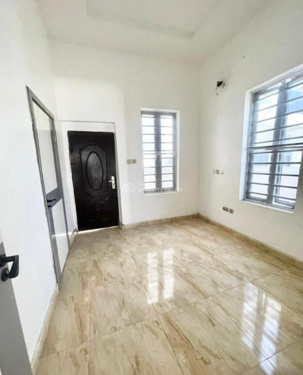 Room Downstairs, Orchid Road, Ikota, Lekki, Lagos, Self Contain (single Rooms) for Rent