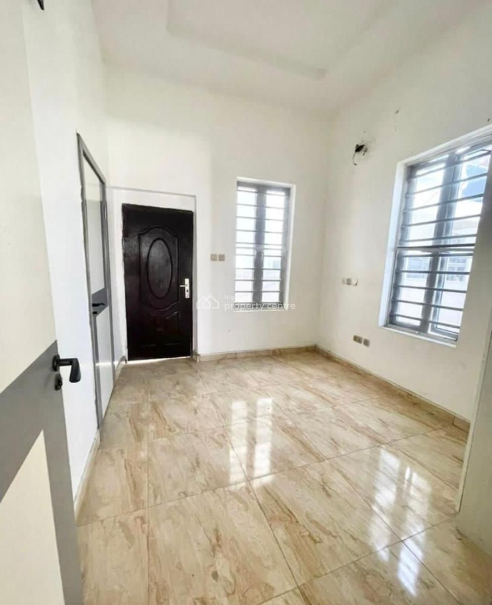 Room Downstairs, Orchid Road, Ikota, Lekki, Lagos, Self Contain (single Rooms) for Rent