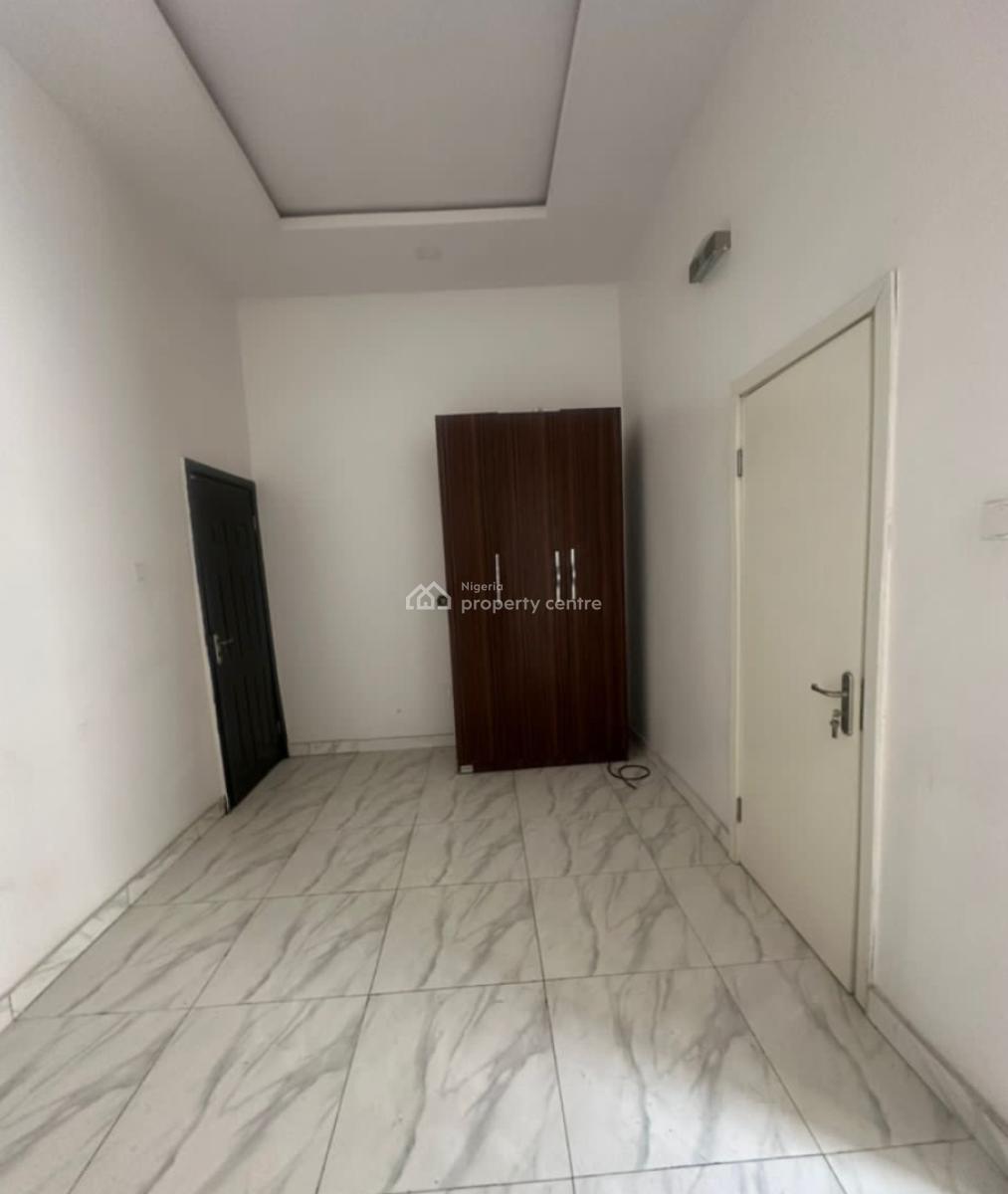 Room Upstairs, Ikota Gra, Lekki, Lagos, Self Contain (single Rooms) for Rent