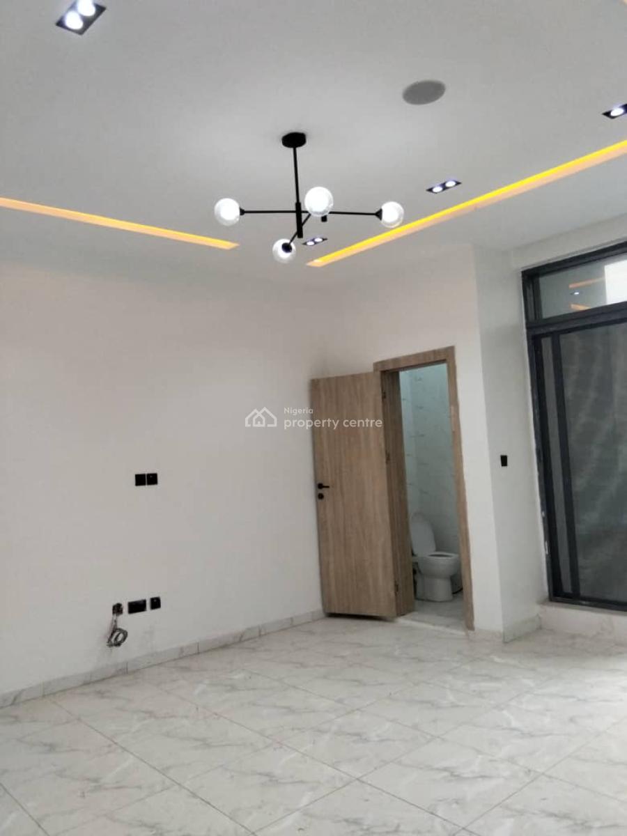 -- Brand New 2 Bedroom Apartment, Ologolo, Lekki, Lagos, Flat / Apartment for Rent