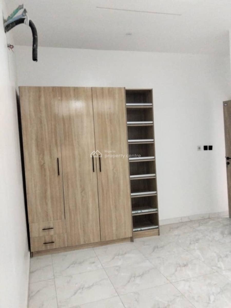 -- Brand New 2 Bedroom Apartment, Ologolo, Lekki, Lagos, Flat / Apartment for Rent