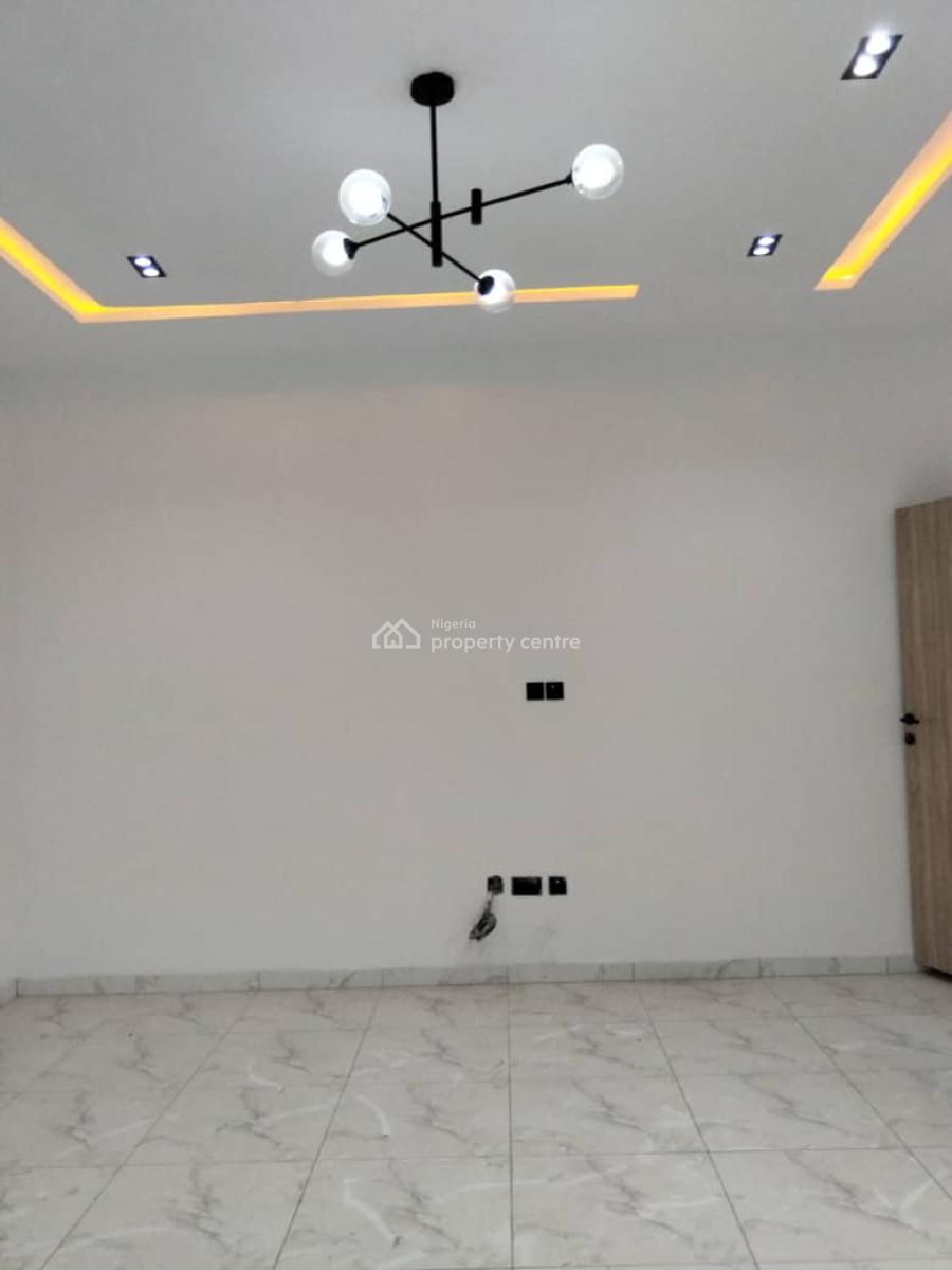 -- Brand New 2 Bedroom Apartment, Ologolo, Lekki, Lagos, Flat / Apartment for Rent